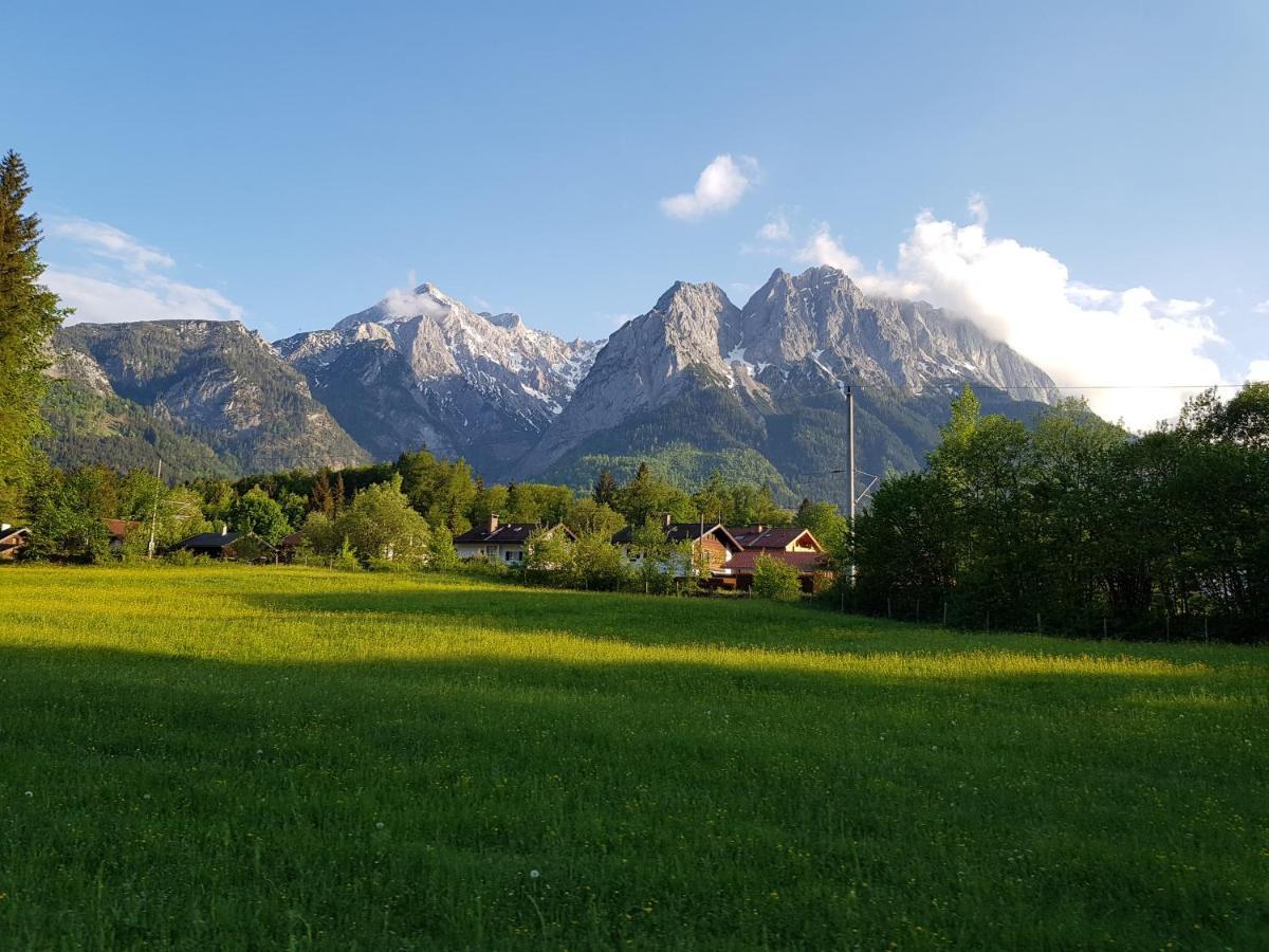 Ferienwohnung Tiroler Auszeit & Whirlpool Hofen Luaran gambar