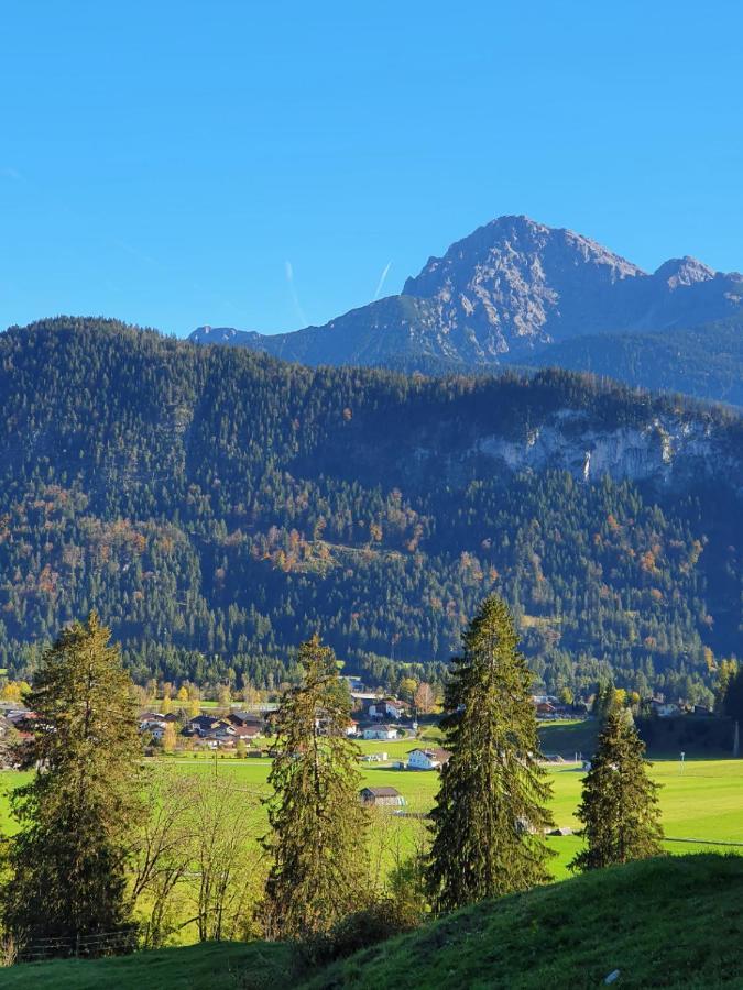 Ferienwohnung Tiroler Auszeit & Whirlpool Hofen Luaran gambar