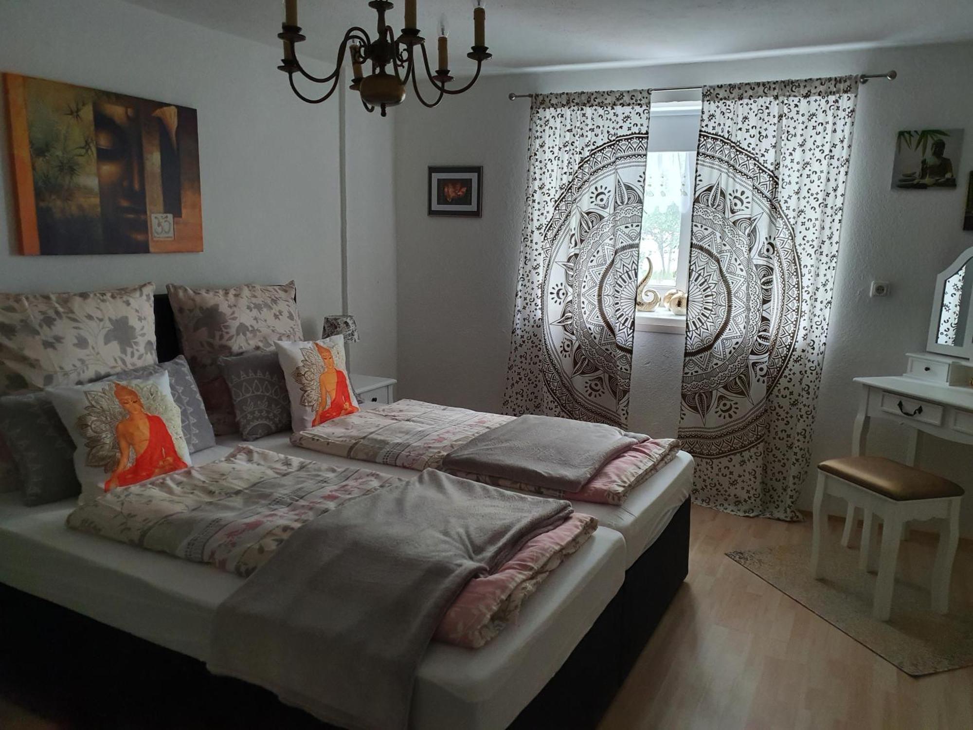 Ferienwohnung Tiroler Auszeit & Whirlpool Hofen Luaran gambar